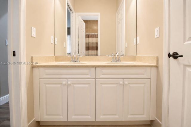 8514 NW 37th Court, Cooper City, FL 33024