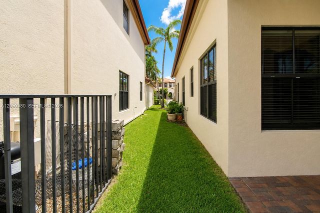 8514 NW 37th Court, Cooper City, FL 33024
