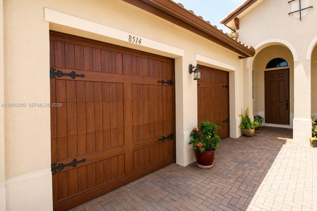 8514 NW 37th Court, Cooper City, FL 33024