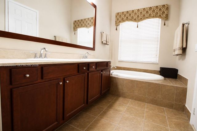8514 NW 37th Court, Cooper City, FL 33024