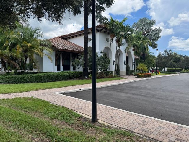 8514 NW 37th Court, Cooper City, FL 33024