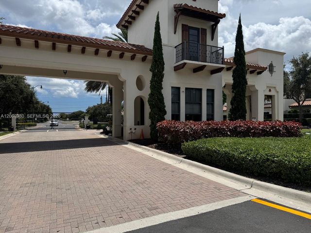 8514 NW 37th Court, Cooper City, FL 33024