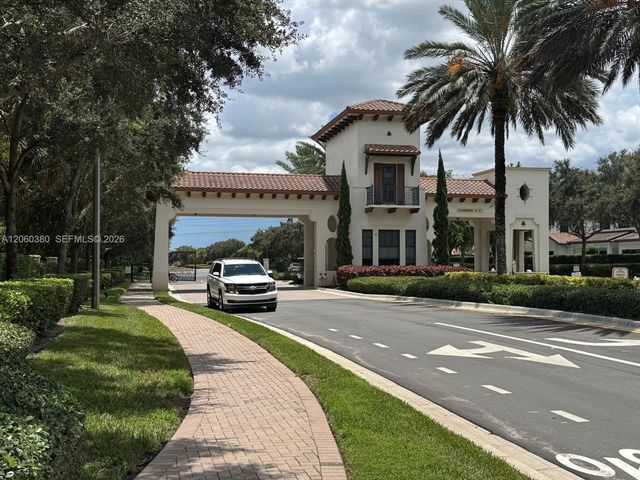8514 NW 37th Court, Cooper City, FL 33024