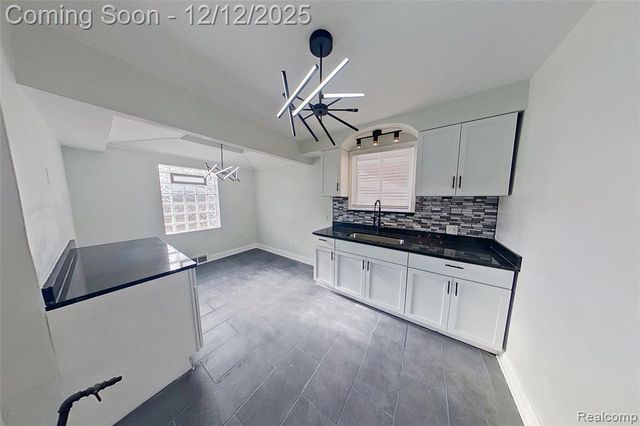 8401 W 7 Mile Road, Detroit, MI 48221