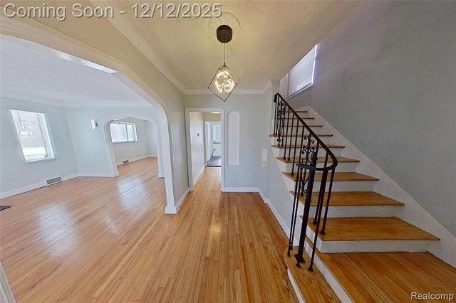 8401 W 7 Mile Road, Detroit, MI 48221