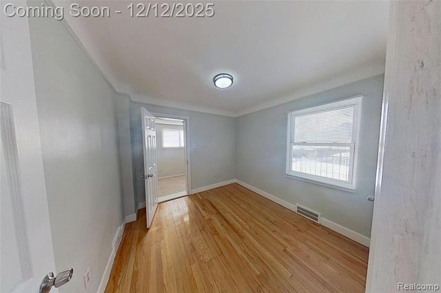 8401 W 7 Mile Road, Detroit, MI 48221