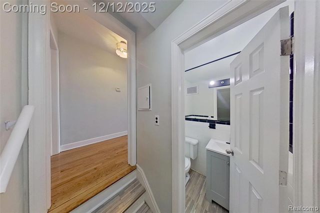 8401 W 7 Mile Road, Detroit, MI 48221