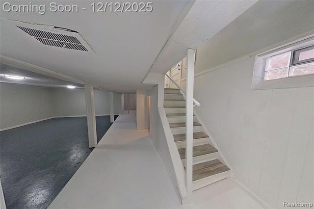 8401 W 7 Mile Road, Detroit, MI 48221