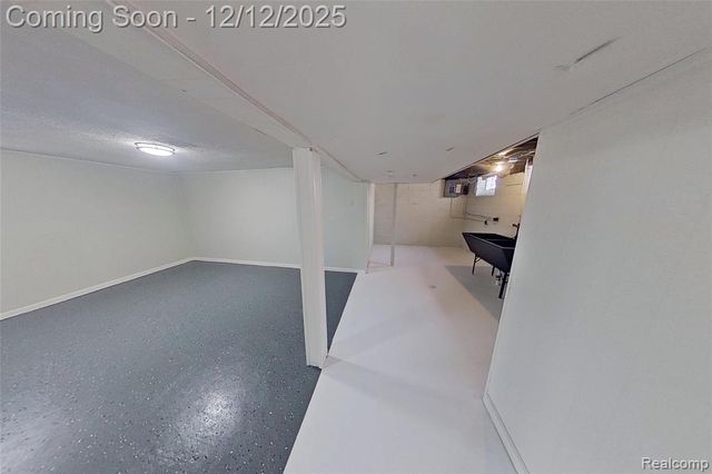 8401 W 7 Mile Road, Detroit, MI 48221