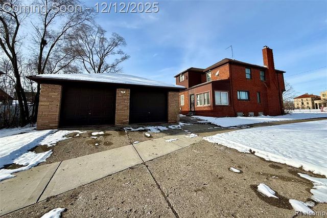 8401 W 7 Mile Road, Detroit, MI 48221