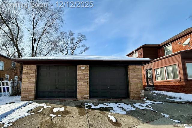 8401 W 7 Mile Road, Detroit, MI 48221