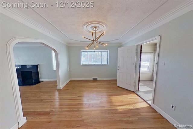 8401 W 7 Mile Road, Detroit, MI 48221