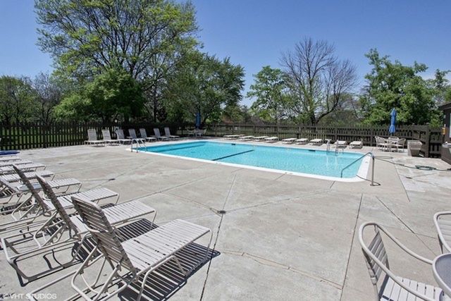 3741 Mission Hills Road 208, Northbrook, IL 60062