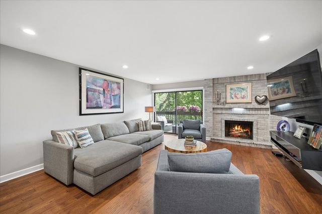 3741 Mission Hills Road 208, Northbrook, IL 60062