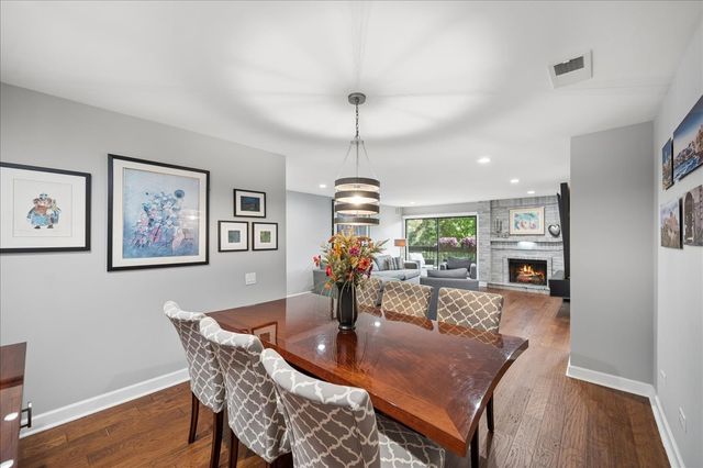 3741 Mission Hills Road 208, Northbrook, IL 60062