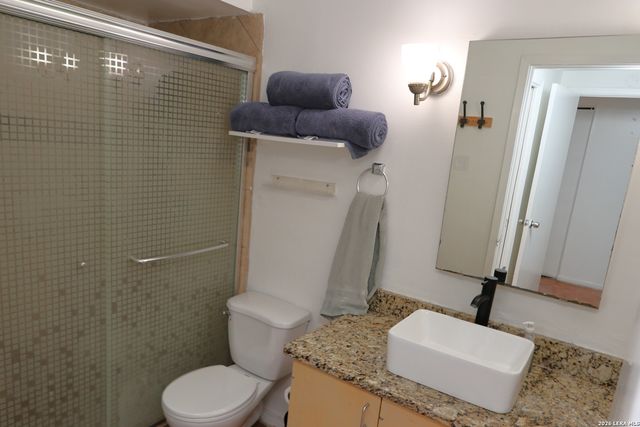 8642 Fredericksburg Rd Apt 313, San Antonio, TX 78240