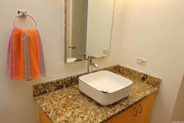 8642 Fredericksburg Rd Apt 313, San Antonio, TX 78240