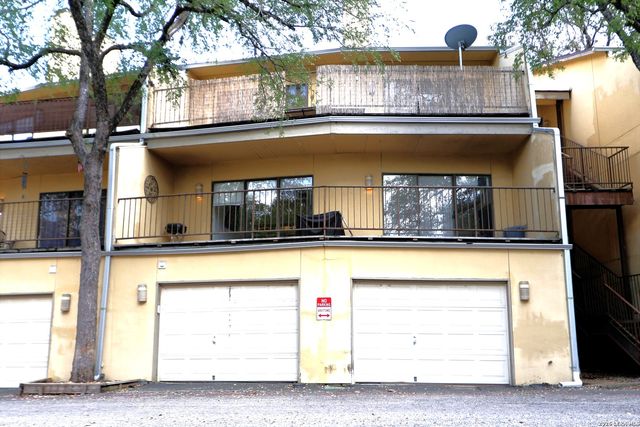 8642 Fredericksburg Rd Apt 313, San Antonio, TX 78240