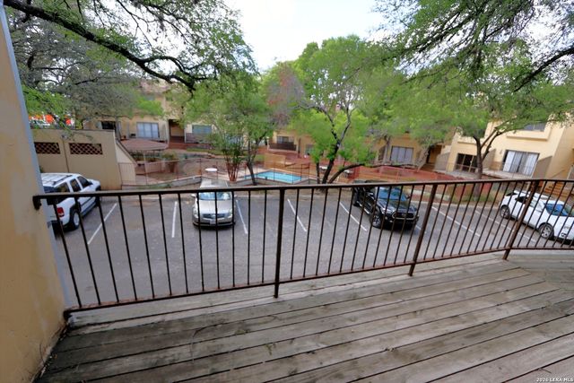 8642 Fredericksburg Rd Apt 313, San Antonio, TX 78240