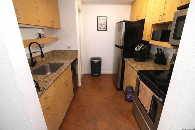 8642 Fredericksburg Rd Apt 313, San Antonio, TX 78240