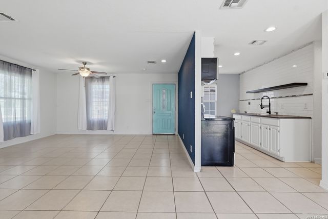 110 MAPLE VLY, San Antonio, TX 78227