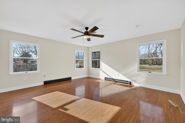 27 REEVES STATION RD, Medford, NJ 08055