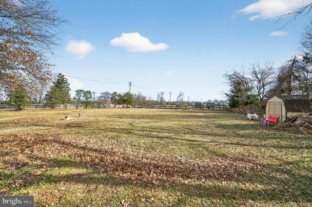 27 REEVES STATION RD, Medford, NJ 08055