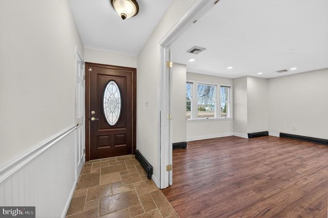 27 REEVES STATION RD, Medford, NJ 08055