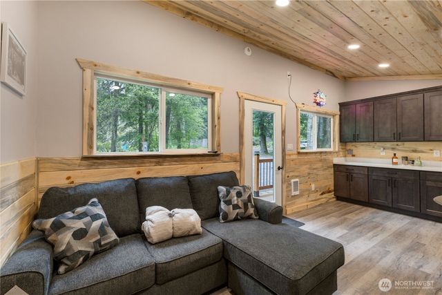 34208 343rd Avenue Ct E, Ashford, WA 98304