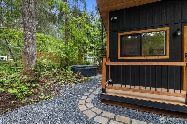 34208 343rd Avenue Ct E, Ashford, WA 98304