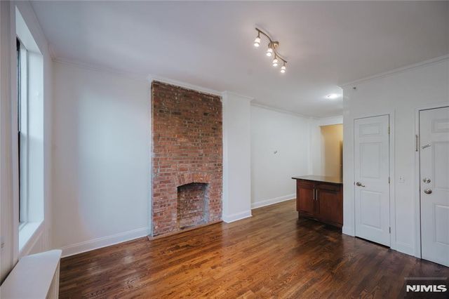 204 Washington Street 2A, Jersey City, NJ 07302
