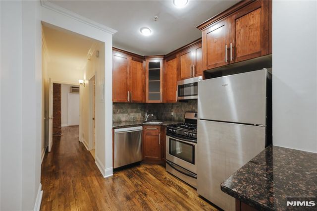 204 Washington Street 2A, Jersey City, NJ 07302