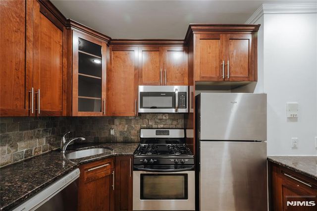 204 Washington Street 2A, Jersey City, NJ 07302