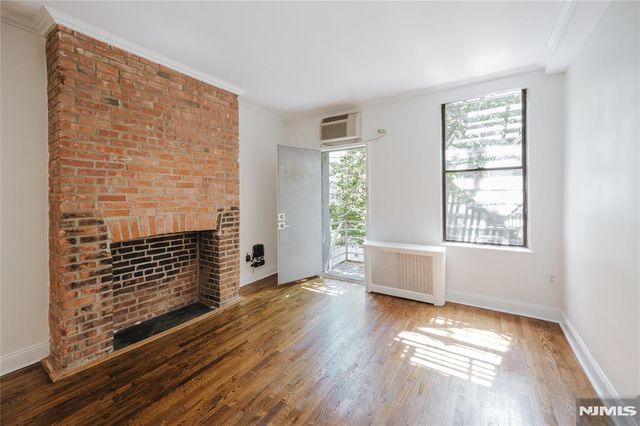 204 Washington Street 2A, Jersey City, NJ 07302