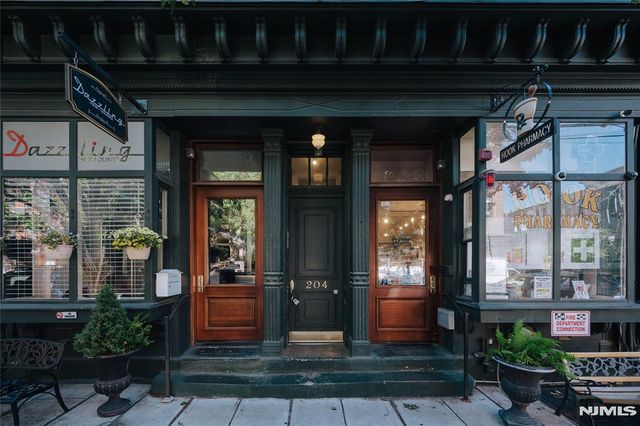 204 Washington Street 2A, Jersey City, NJ 07302