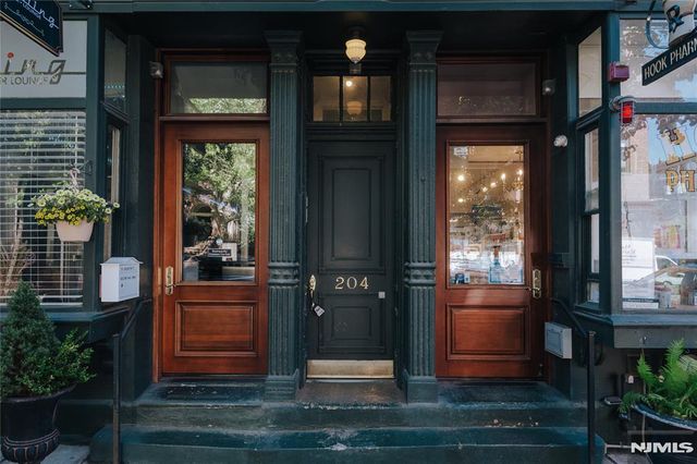 204 Washington Street 2A, Jersey City, NJ 07302