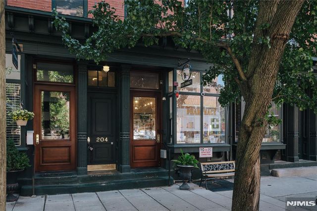 204 Washington Street 2A, Jersey City, NJ 07302