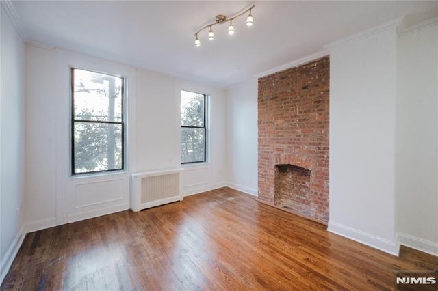 204 Washington Street 2A, Jersey City, NJ 07302