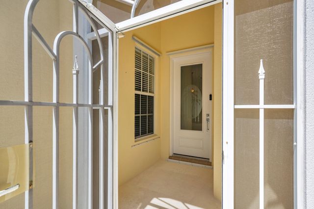 150 Euphrates Circle, Palm Beach Gardens, FL 33410