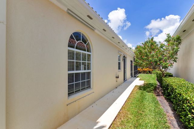 150 Euphrates Circle, Palm Beach Gardens, FL 33410