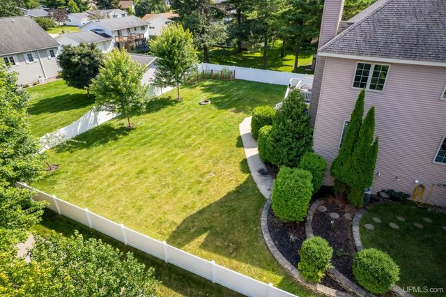 513 S 32nd Street, Escanaba, MI 49829