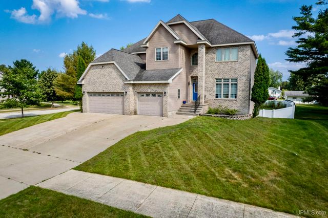 513 S 32nd Street, Escanaba, MI 49829