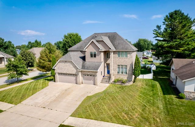 513 S 32nd Street, Escanaba, MI 49829