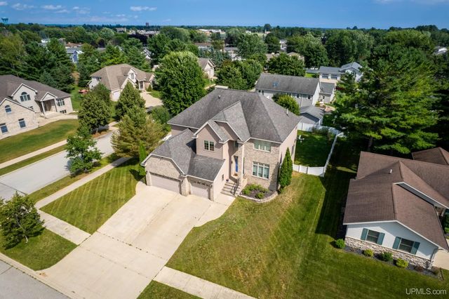 513 S 32nd Street, Escanaba, MI 49829