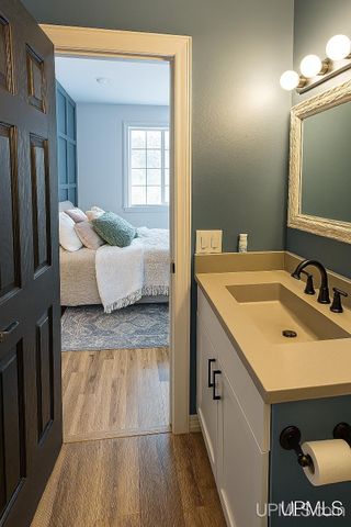 513 S 32nd Street, Escanaba, MI 49829