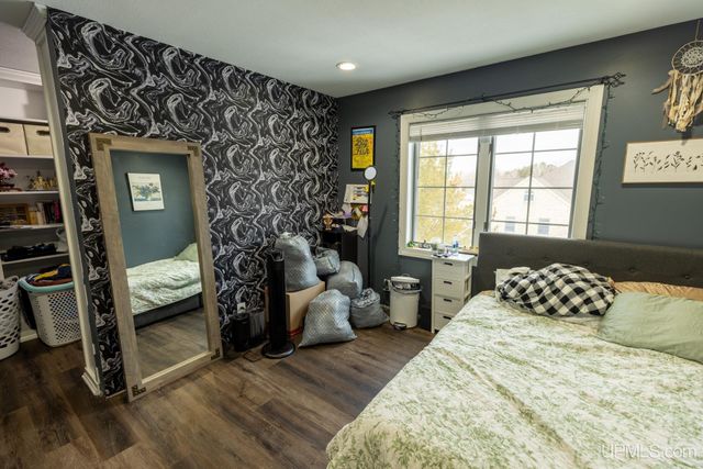 513 S 32nd Street, Escanaba, MI 49829