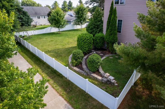 513 S 32nd Street, Escanaba, MI 49829