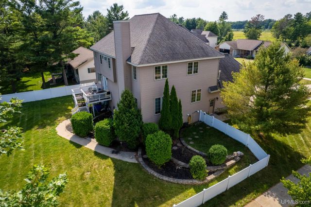 513 S 32nd Street, Escanaba, MI 49829