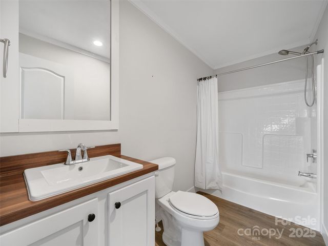 92 Jarrett Drive, Bakersville, NC 28705