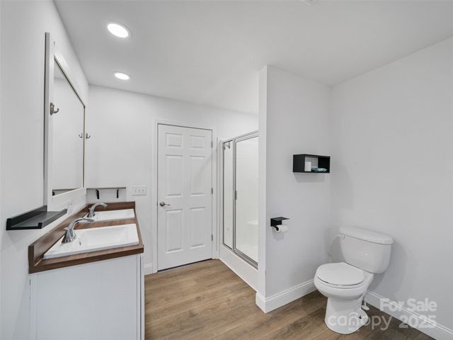 92 Jarrett Drive, Bakersville, NC 28705